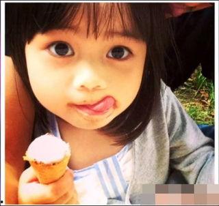 吐舌吃瓜的视频,揭秘网络热梗背后的趣味与思考